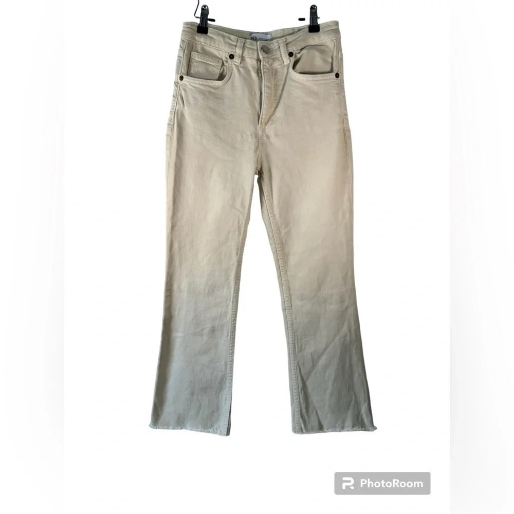 ZARA Cream Mid Rise Kick Flare Cropped Raw Hem Size 4